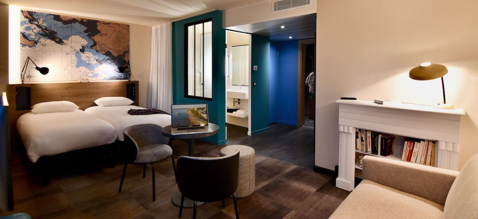 Suite 2 lits simples et sofa hotel ibis styles saint-nazaire